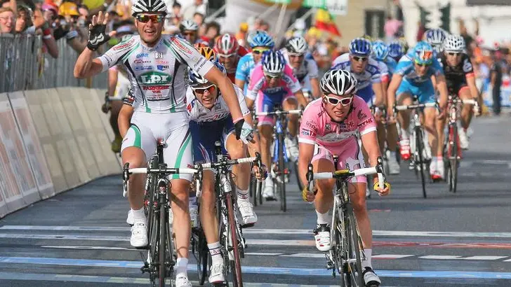Lasorte Trieste 10/05/09 - Giro d'Italia, Arrivo Tappa Jesolo Trieste, Sprint Alessandro Petacchi precede Cavendish