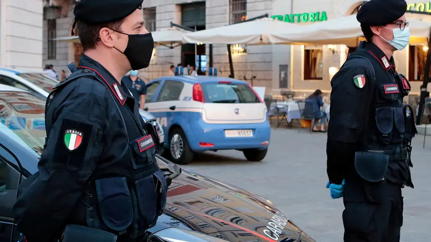 Silvano Trieste 2020-05-22 La movida e i controlli rigorosi dei Carabinieri, Polizia e Polizia Locale con interventi al Cicchetto e bar vicini tutti sanzionati