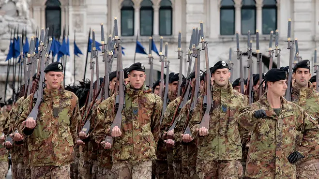 Silvano Trieste 2018-10-30 Preparativi sulle rive per l'arrivo della San Marco, e sopralluogo di una Freccia Tricolore
