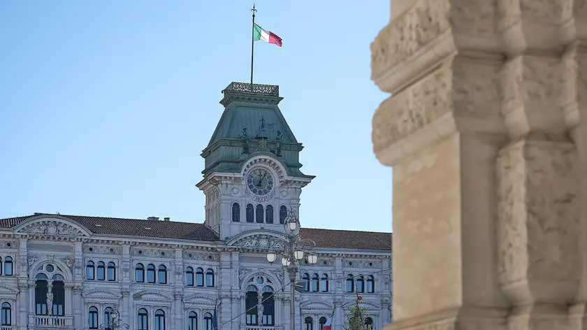 Il municipio di Trieste in una foto di Massimo Silvano