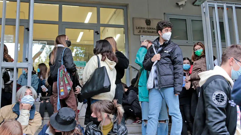 Silvano Trieste 2021-10-11 Protesta al Petrarca