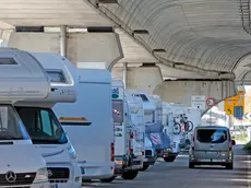 Camper in sosta sotto la Gvt (Silvano)