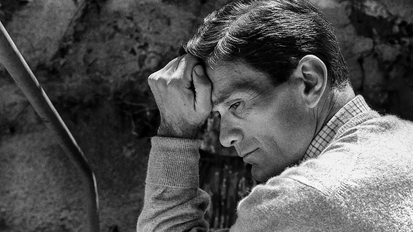 1963 Roma, Pierpaolo Pasolini nella sua abitazione