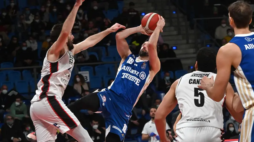 Foto BRUNI 17.02.2022 basket Final Eight: Trieste Allianza --Tortona--Cavaliero