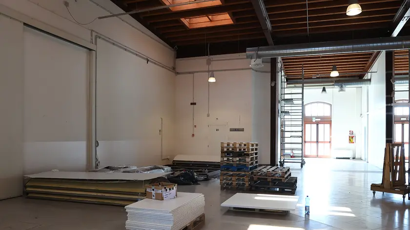 L'allestimento della scuola al Molo Quarto (Lasorte)