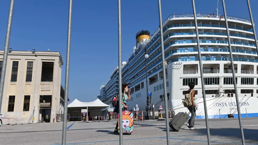 Foto BRUNI Trieste 13.09.2020 Costa Deliziosa, sbarca i passeggeri