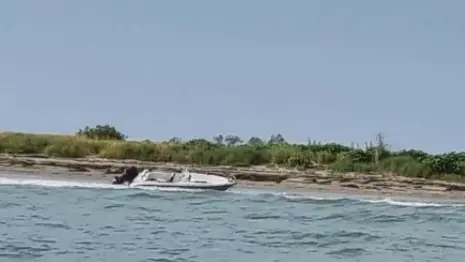 La barca incagliata al Banco d'Orio