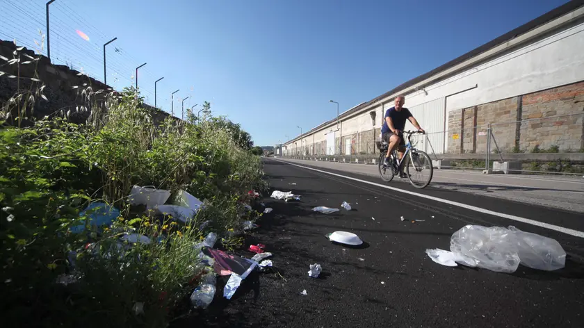 La discarica del Giro: siamo in Porto Vecchio (foto Lasorte)