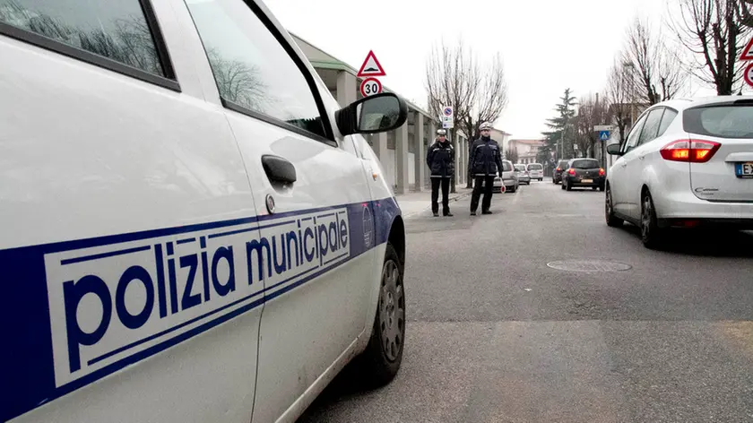 Una volante della Polizia municipale