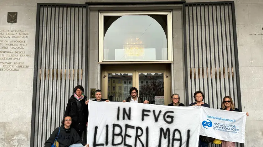 Il sit in davanti al Consiglio regionale (Lasorte)