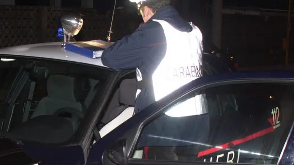 ANTEPRIMA Udine, 1 gennaio 2004. Ore 05,45.INCIDENTE ALL'ALBA DEL PRIMO DELL'ANNO..Ruba un'auto e si schianta contro un'altra vettura in via Lumignacco angolo via Agrigento..Telefoto Copyright Foto Agency Anteprima www.anteprimafoto.it