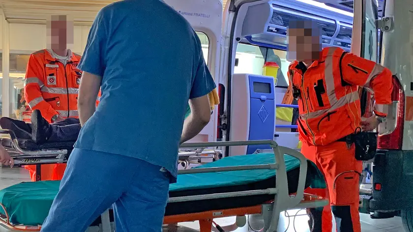 Silvano Trieste 2019-05-02 Pronto Soccorso di Cattinara, barellieri