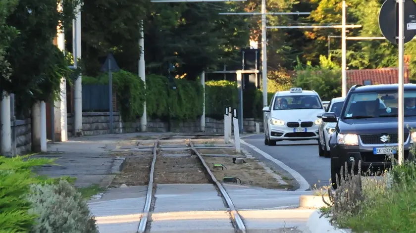 I binari del tram nel tratto da Opicina all’Obelisco, oggetto dell’intervento. Foto di Francesco Bruni