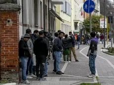 Fedeli musulmani in strada a Monfalcone