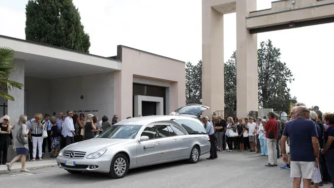 Bonaventura Monfalcone-23.08.2012 Funerale Marlena Bonezzi-Cimitero-Monfalcone-foto di Katia Bonaventura