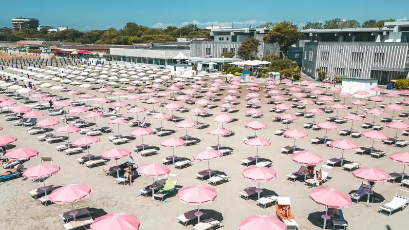Il settore con gli ombrelloni rosa