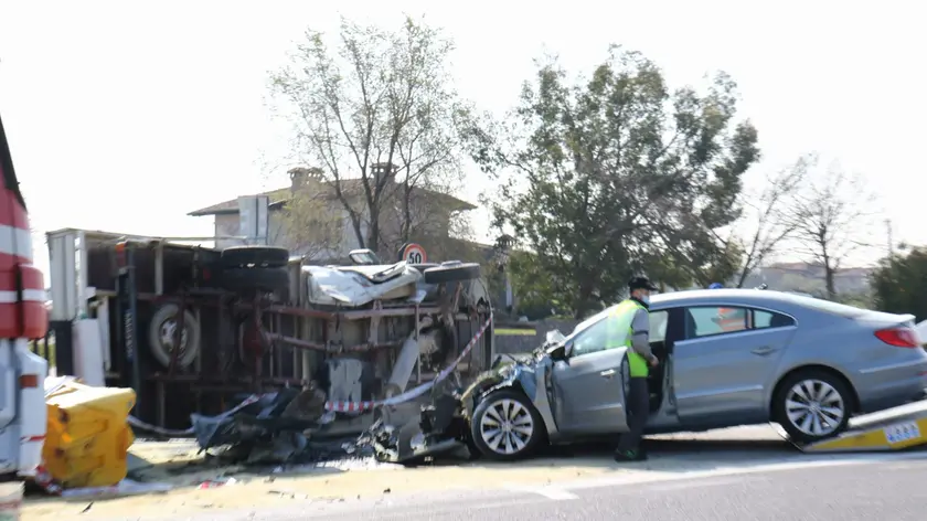 La situazione dopo l'incidente. Foto Bonaventura