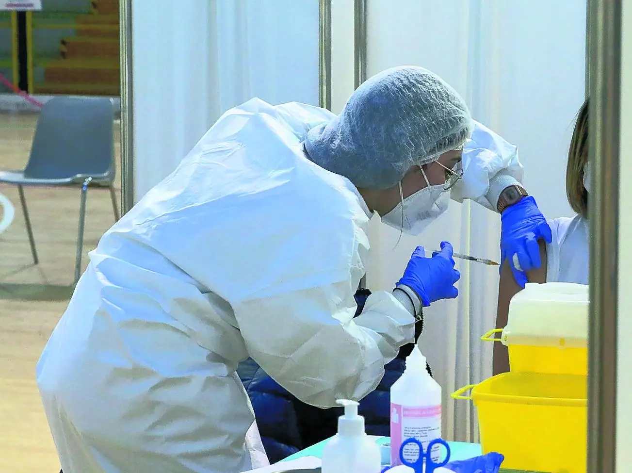 Novara - vaccinazioni insegnanti con vaccini AstraZeneca al Palaverdi dopo lo stop - foto Paolo Migliavacca (smtpsrvsdp) Immagine _PM_9629 da UBEBOC host smtpsrvsdp @autore UBEBOC