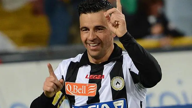 Italian forward of Udinese, Antonio Di Natale, jubilates after scoring the goal during the Italian Serie A soccer match Udinese Calcio vs SS Lazio at Friuli stadium in Udine, Italy, 20 April 2013..ANSA/LANCIA