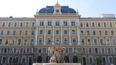 La fontana di piazza Vittorio Veneto a Trieste Foto Lasorte