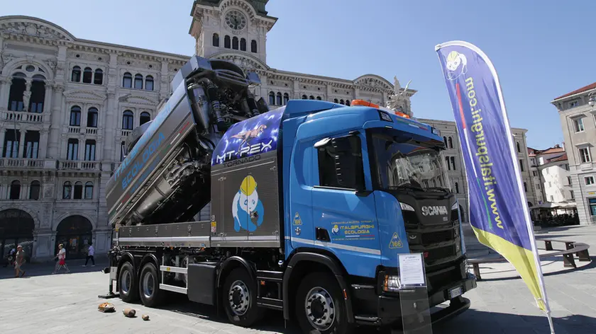 Lasorte Trieste 10/07/20 - Piazza Unita', Presentazione Camion Manutenzione Fognature, Italspurghi