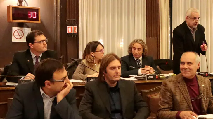 Silvano Trieste 2018-11-26 Consiglio Comunale, la Lega si alza e va a sedere vicino al M5S