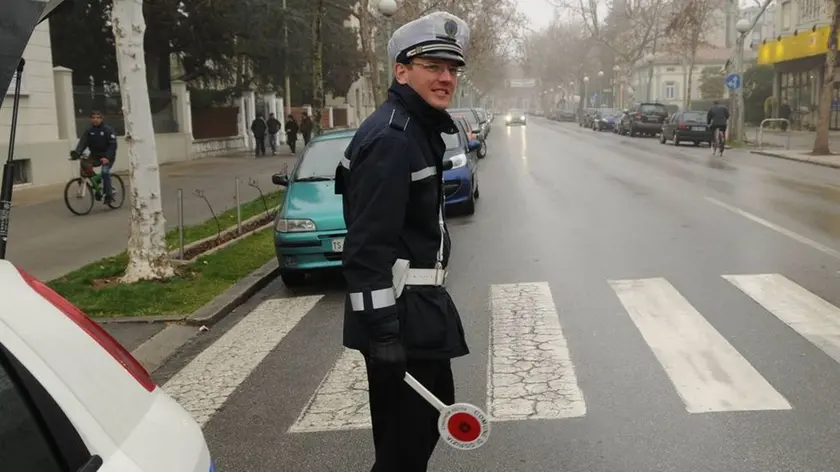 Un vigile urbano a Gorizia