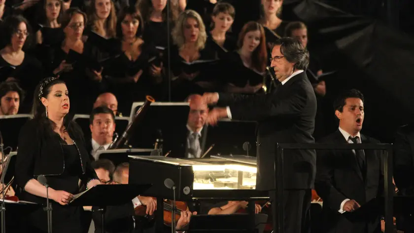 Muti sul palco di Redipuglia