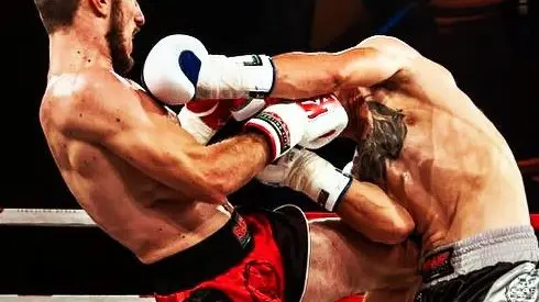 Il goriziano Luca Grusovin (pantaloncini rossi) in azione