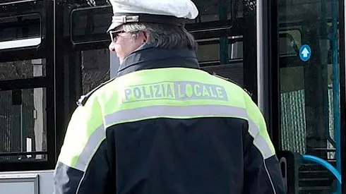 Silvano Trieste 26/02/2017 64° Carnevale Muggesano, il Bus sistemato a protezione della manifestazione