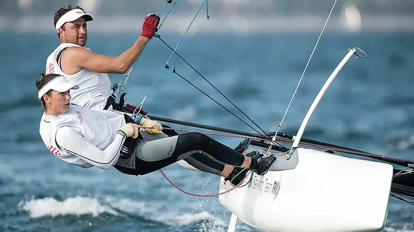 Il triestino Lorenzo Bressani in regata assieme a Caterina Banti
