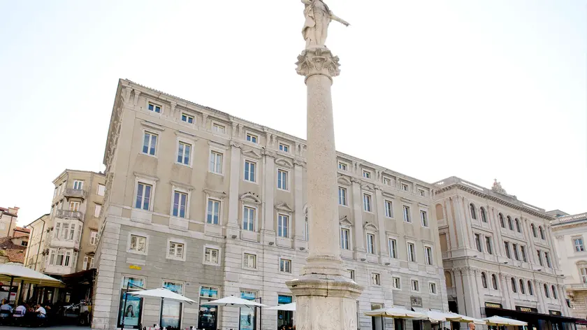 Palazzo Pitteri, in piazza Unità a Trieste (foto di Massimo Silvano)