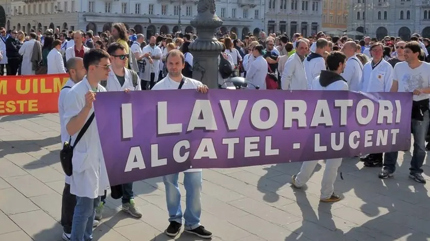 Foto Bruni 25.04.15 Alcatel: manifestazione con sindacati dalla Serracchiani