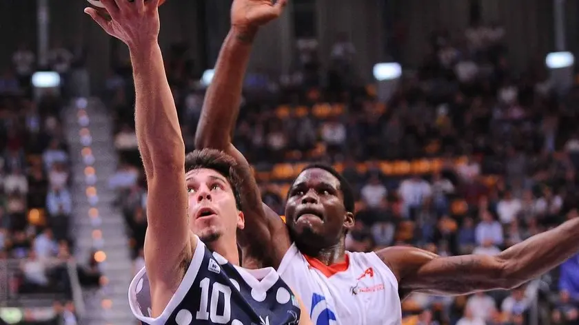 Bologna 30/10/2016 - Michele Ruzzier della Fortitudo pallacanestro Bologna in azione durante la gara Fortitudo Kontatto Bologna e Pallacanestro Trieste al Pala Dozza valida per il campionato di pallacanestro 2016/2017 di Legabasket di serie A2 (Photo by Fabio Pozzati / Iguana Press / Fortitudo Pallacanestro Bologna)