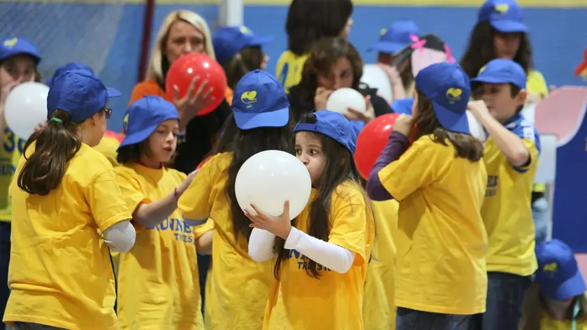 Bambini coinvolti nelal festa di un ricreatorio