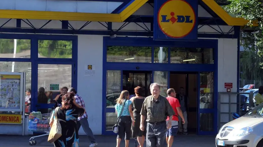 BRUNI TRIESTE 18 07 08 SUPERMERCATI