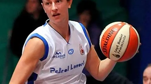 Foto BRUNI TRieste 09 01 2011 Basket derby B femm:SGT(maglia blu)-Muggia--BORRONI Muja