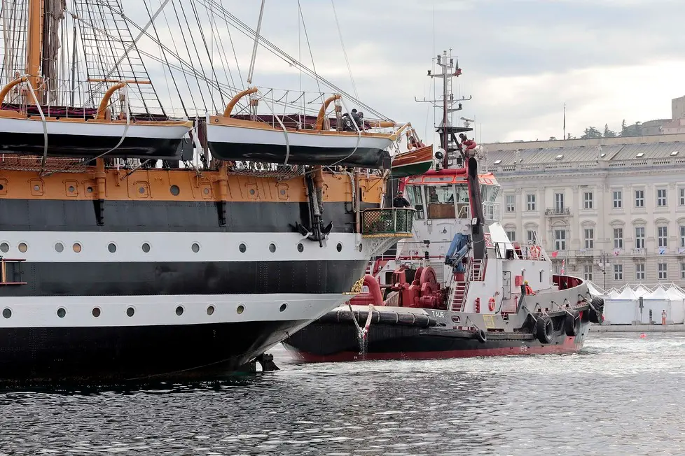Silvano Trieste 2018-10-08 L'arrivo di Nave Vespucci