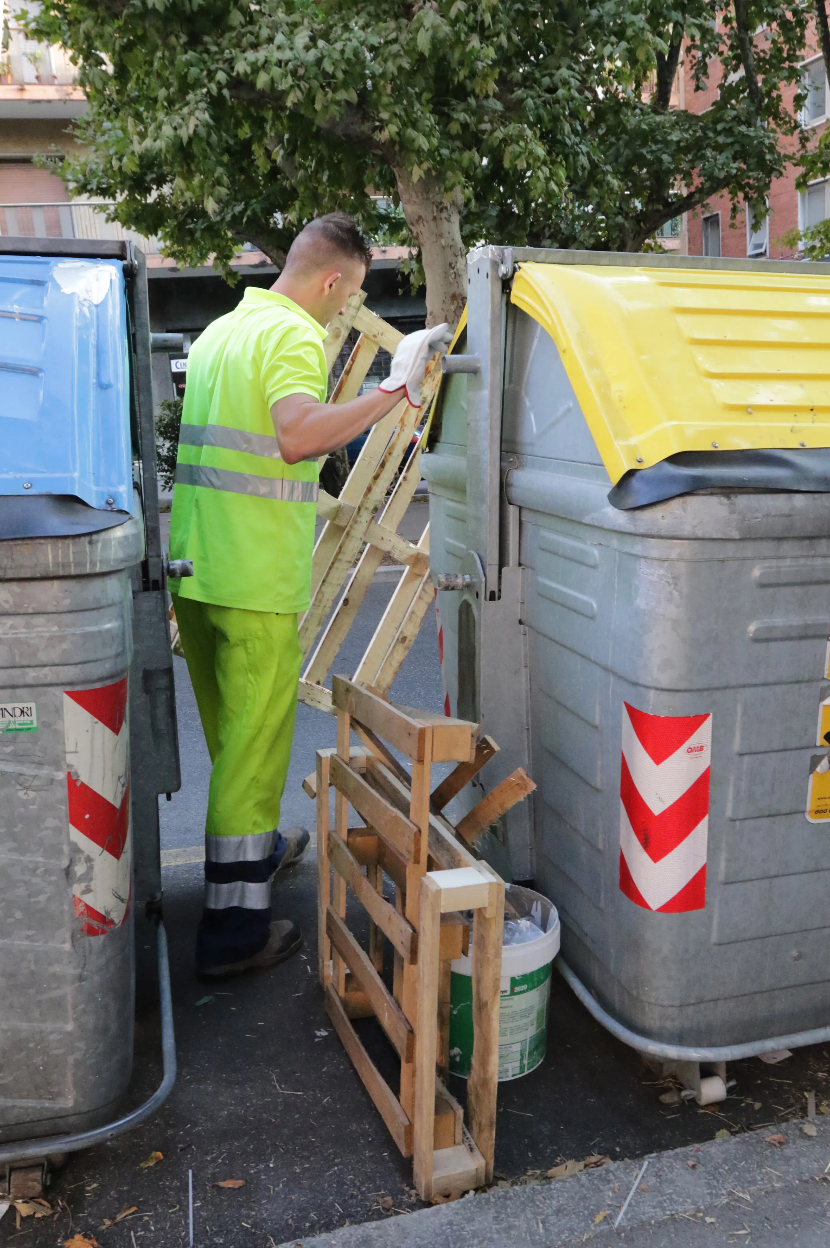 Lasorte Trieste 25/07/19 - AcegasAps, Raccolta Rifiuti Ingombranti Lasciati in Strada