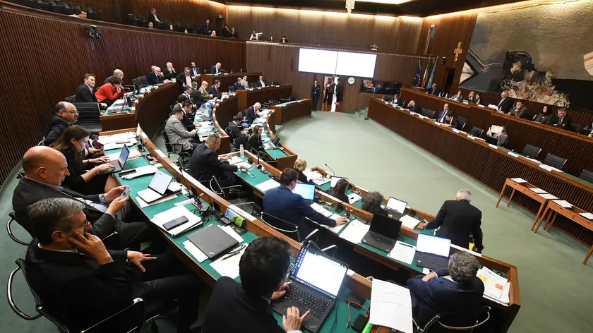 La seduta in Consiglio regionale a Trieste