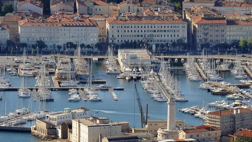 Foto BRUNI TRieste 20 07 2011 Trieste veduta aerea- la lanterna