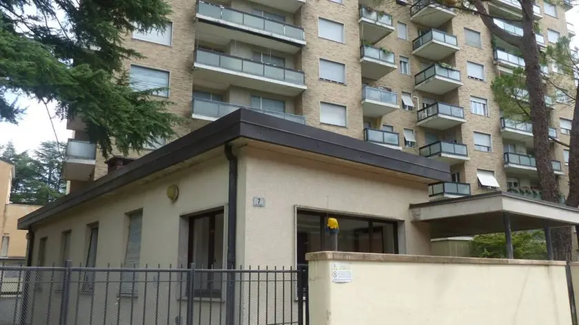 Bumbaca Gorizia 08_08_2019 casetta portierati condominio via Margotti © Fotografia di Pierluigi Bumbaca