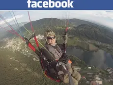 Paolo Antoniassi sul parapendio (foto tratta da facebook)