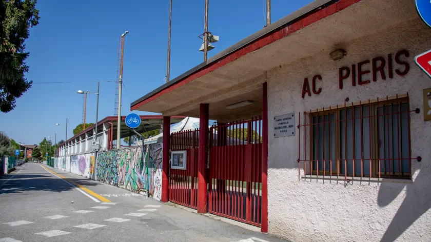 L’ingresso dello stadio Del Neri a Pieris. Katia Bonaventura