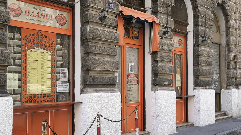 L’esterno del ristorante indiano “Haandi” di via Nordio Foto Silvano