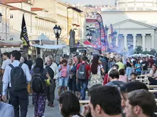 Le manifestazioni a carattere gastronomico nell’area del canale, fra Ponterosso e piazza Sant’Antonio, sono una caratteristica della Trieste degli ultimi anni, sotto l’amministrazione Dipiazza. La scelta del luogo per questo genere di eventi, però, si attira regolarmente le critiche dei residenti e delle forze politiche.