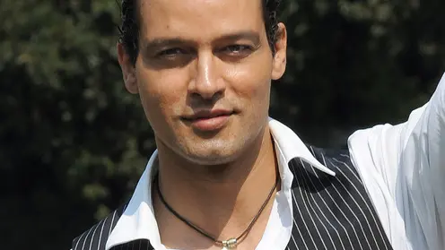 L'attore Gabriel Garko in una foto d'archivio. L'inizio stagione dello scorso anno fu promettente con Gabriel Garko mattatore su Canale 5 con L'onore e il rispetto così Mediaset ci riprova. ANSA/CLAUDIO ONORATI