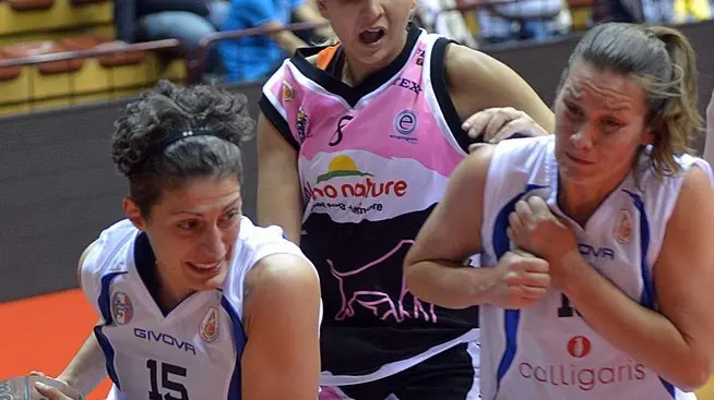 Foto Bruni 16.04.14 basket SGT-Genova play-off-Policastro e Vida