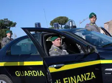 Una pattuglia della Guardia di finanza (Foto di archivio)