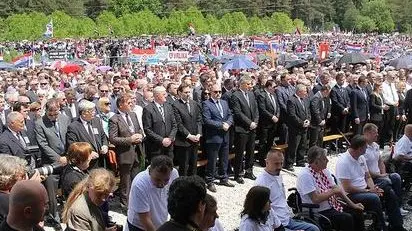 Un momento della manifestazione (foto da kleinezeitung.at)